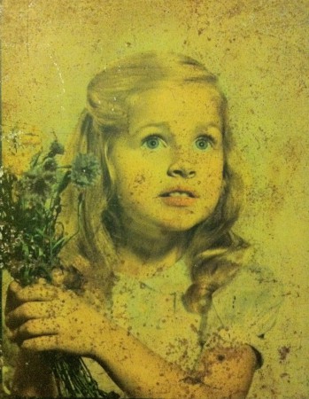 Scatola in latta con bimba